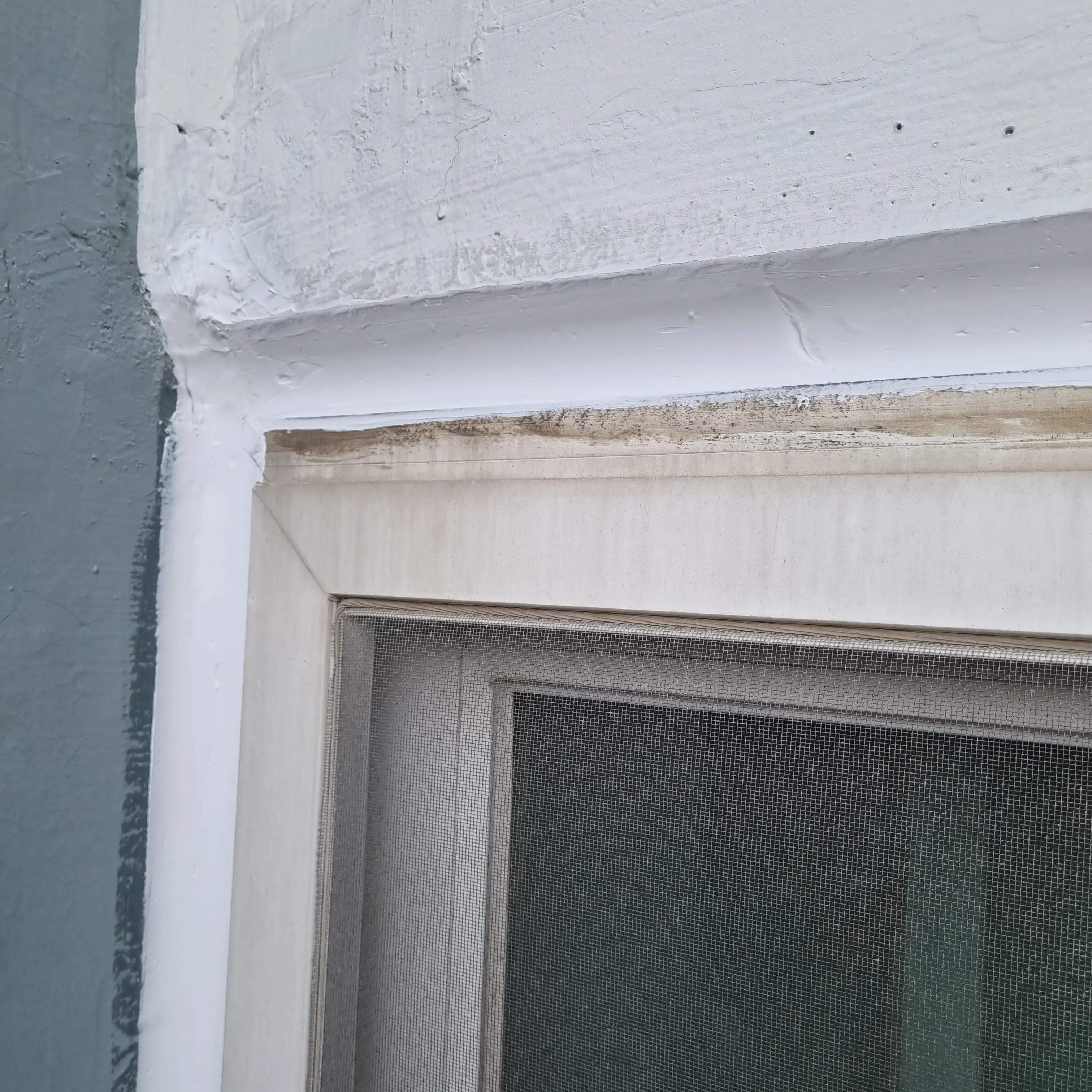 창틀 실리콘 시공 작업 사진 10