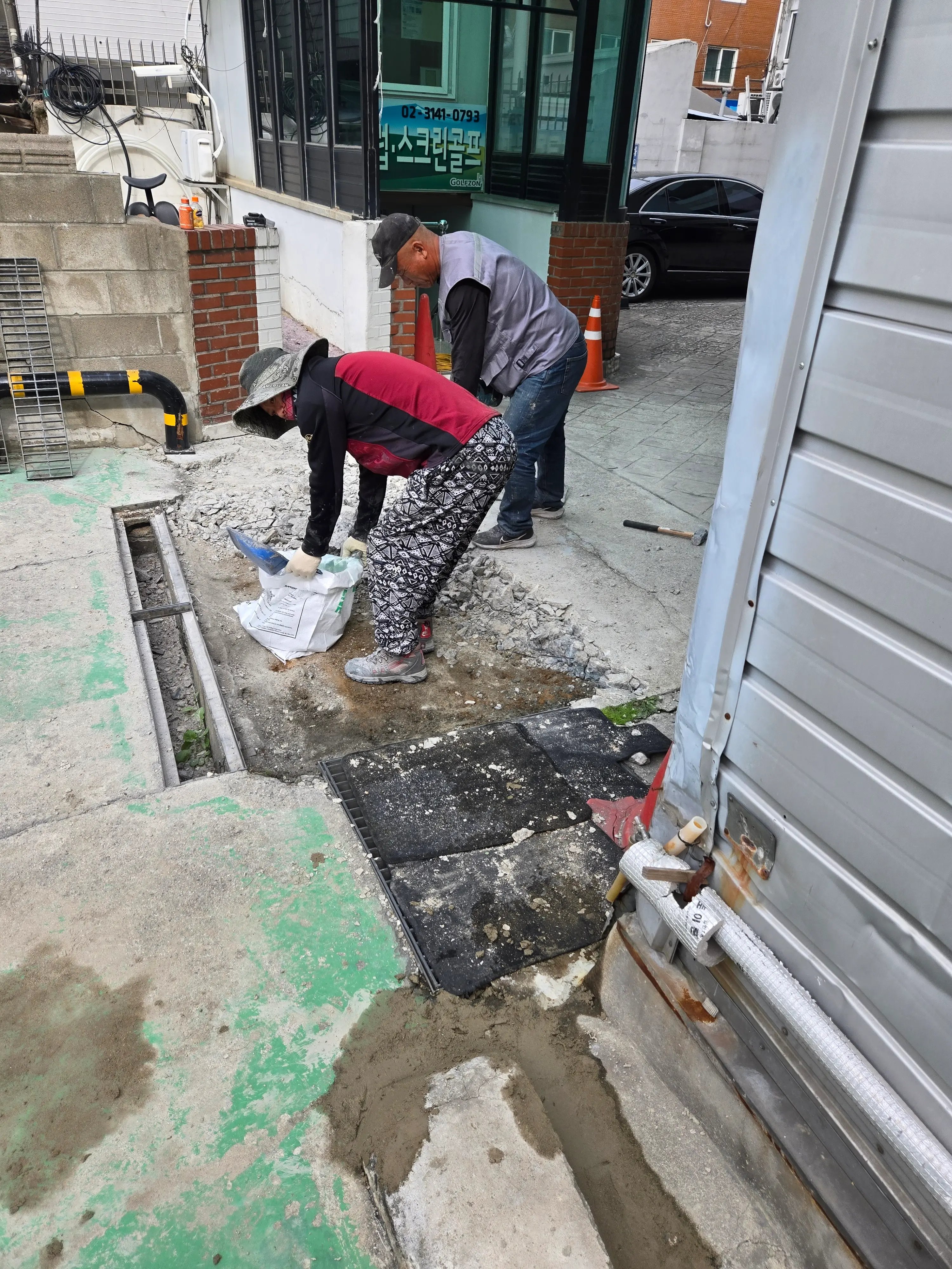 주차장 에폭시 시공 작업 사진 3