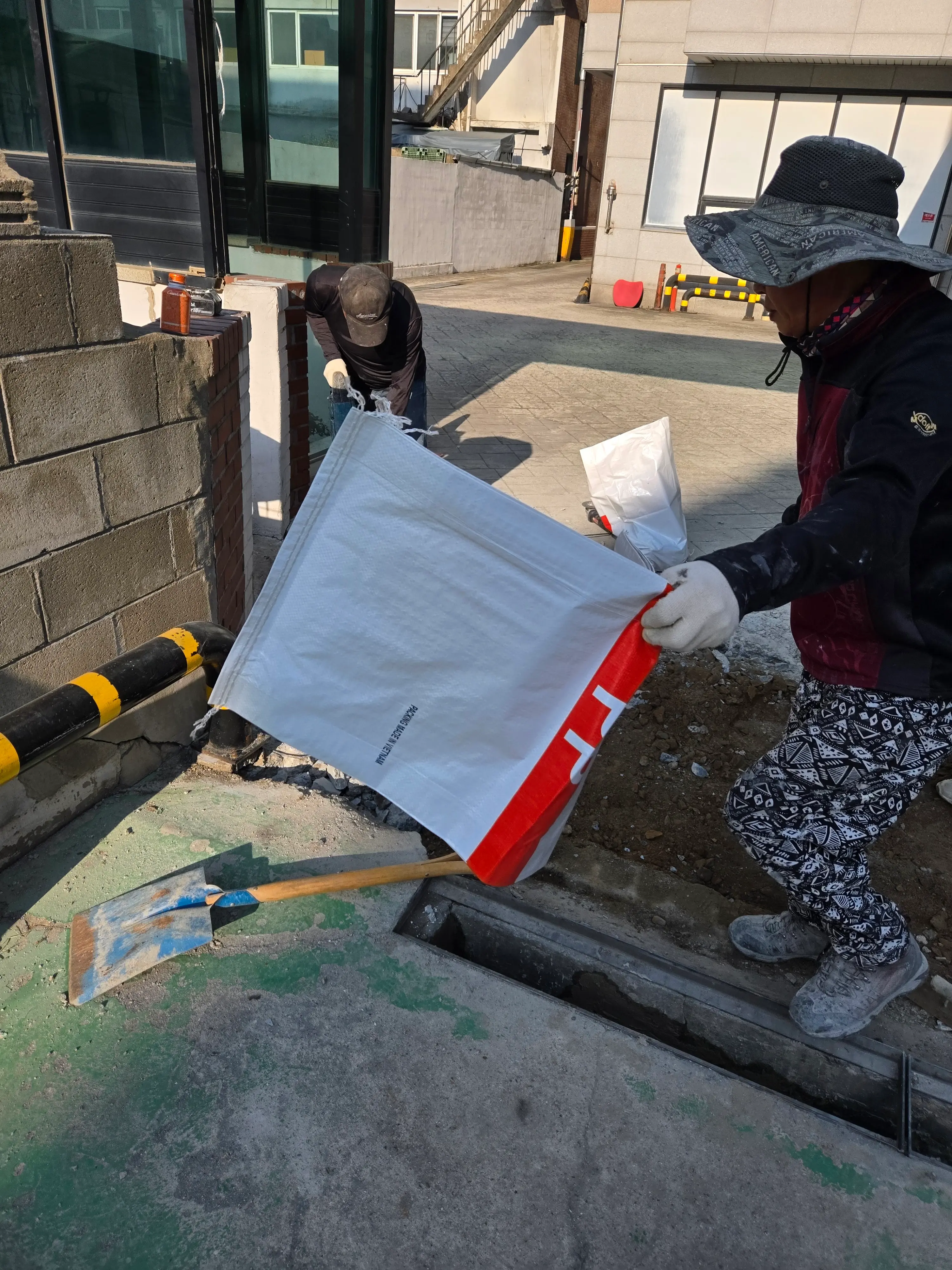 주차장 에폭시 시공 작업 사진 6