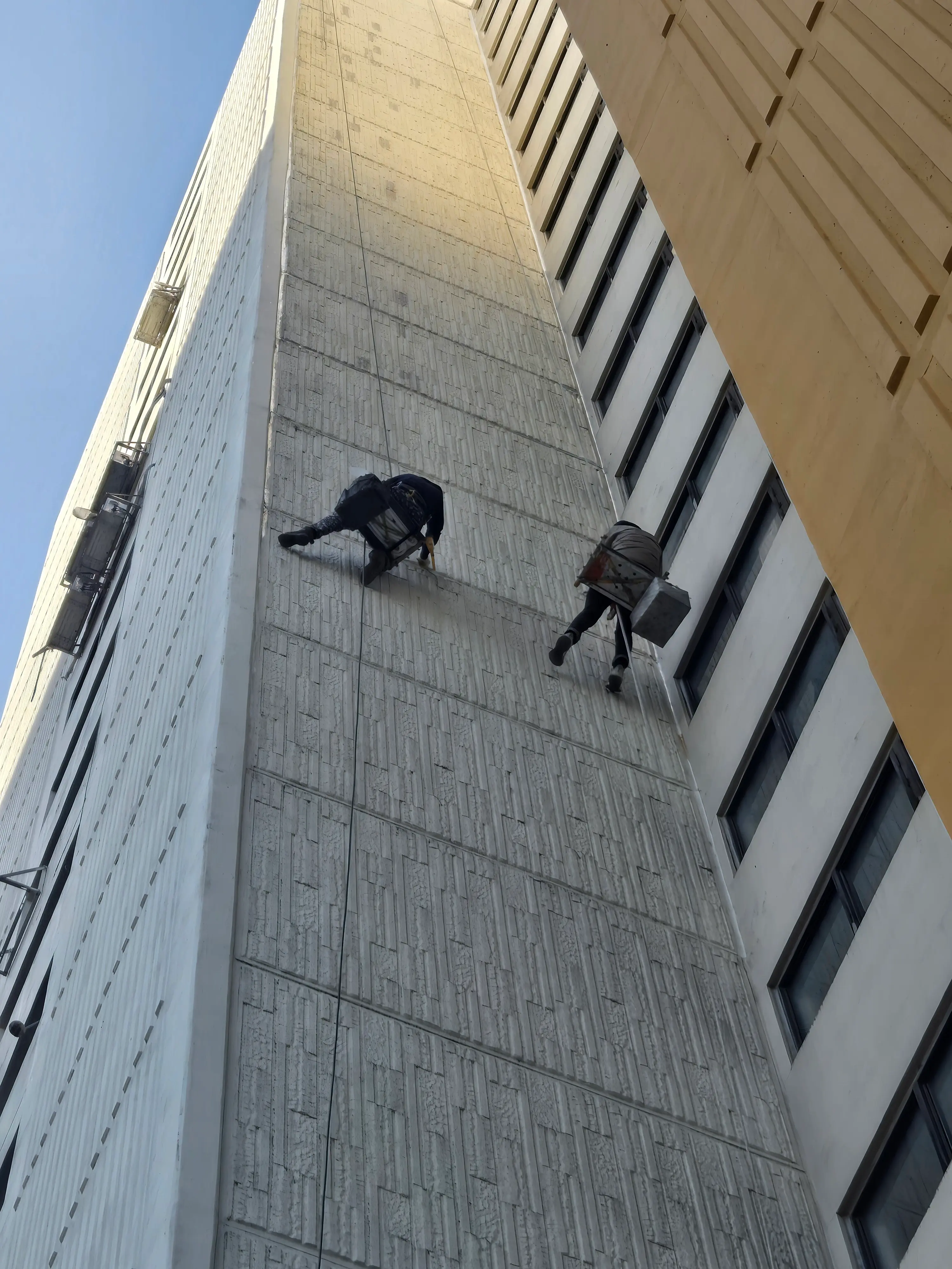 외벽 발수제 시공 작업 사진 3