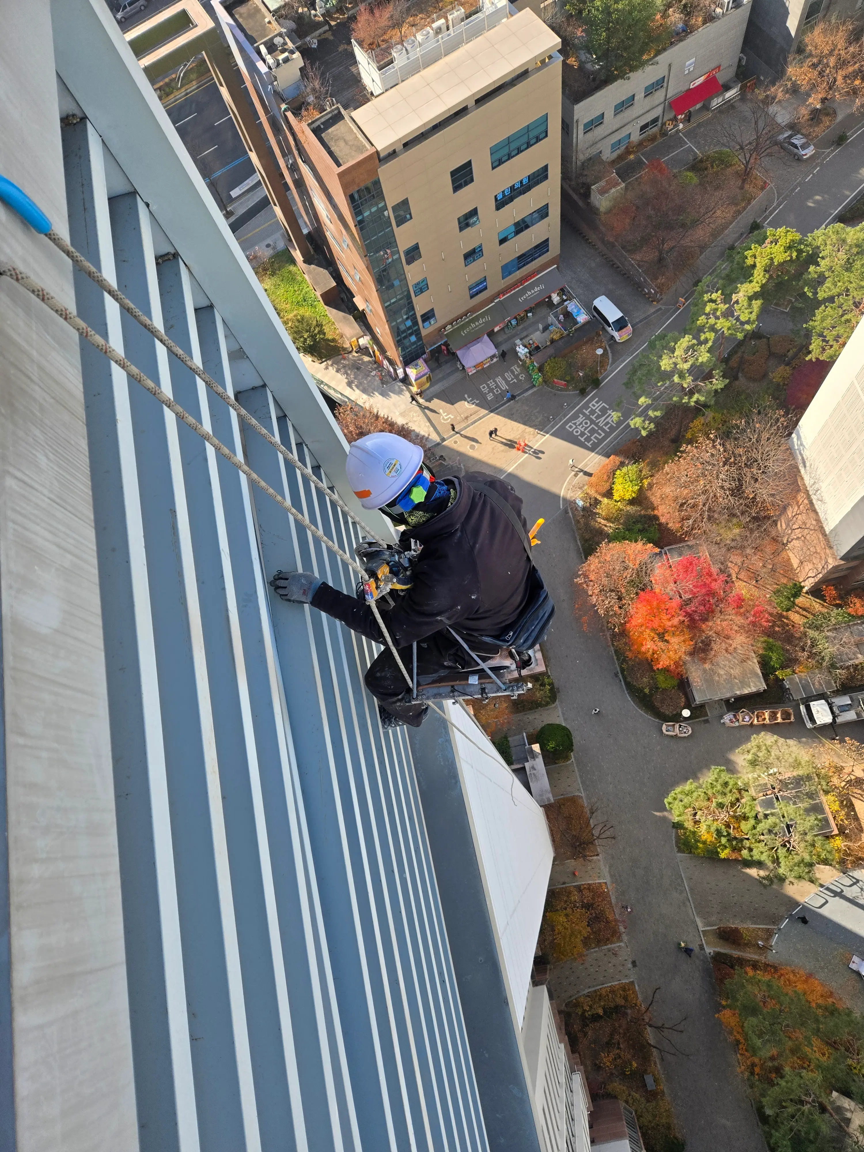외벽 발수제 시공 작업 사진 7