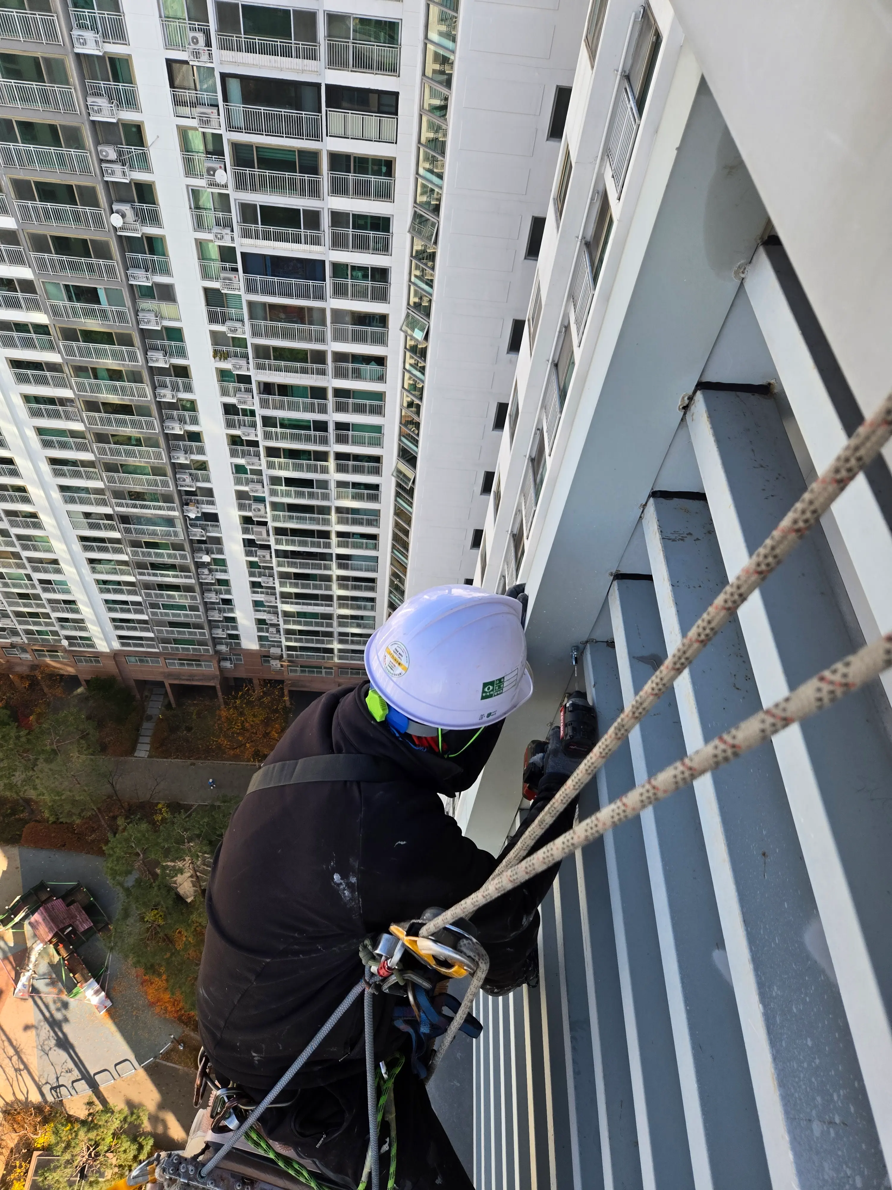 외벽 발수제 시공 작업 사진 11