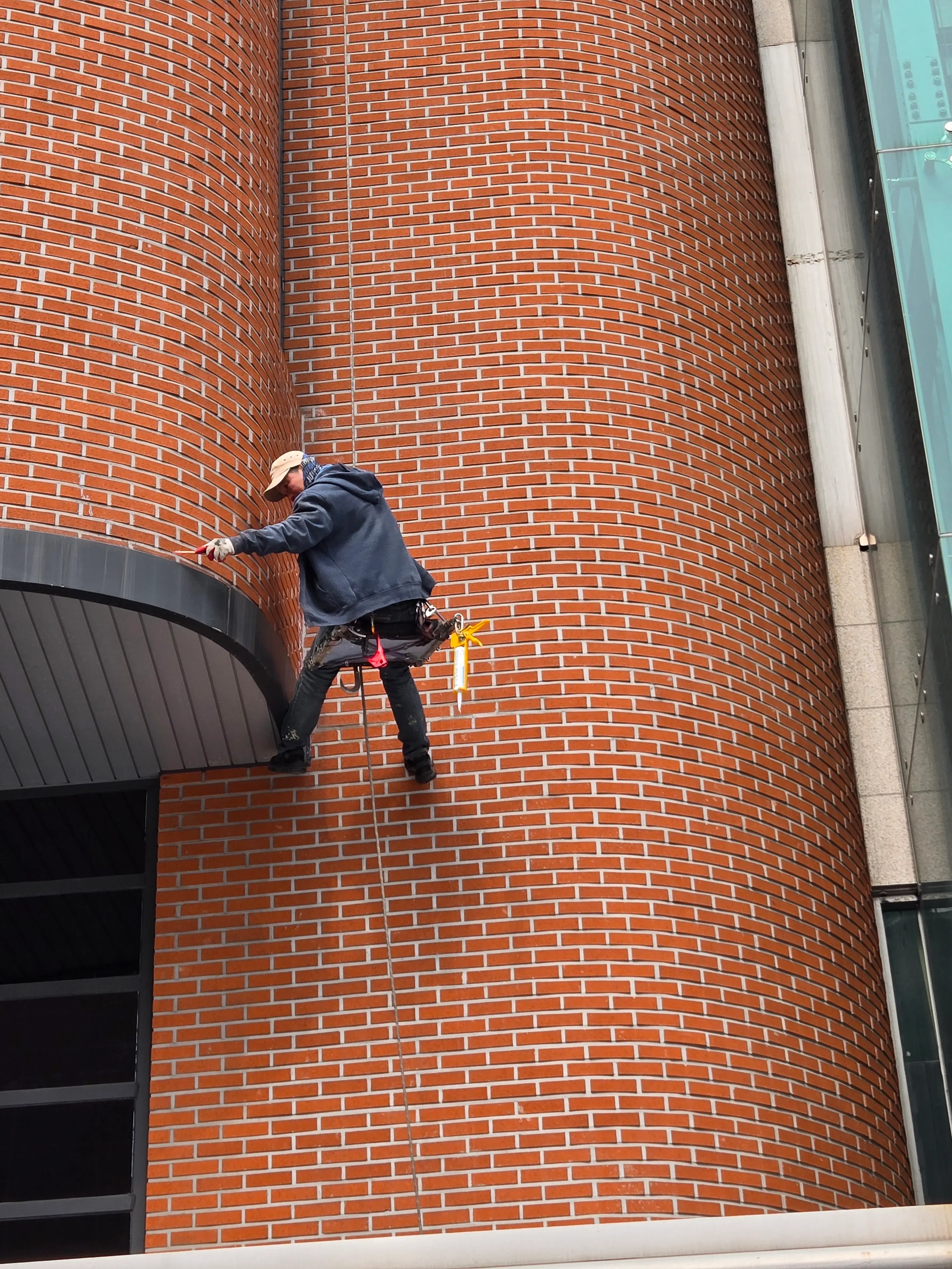외벽 발수 코팅 (로프작업) 시공 작업 사진 4